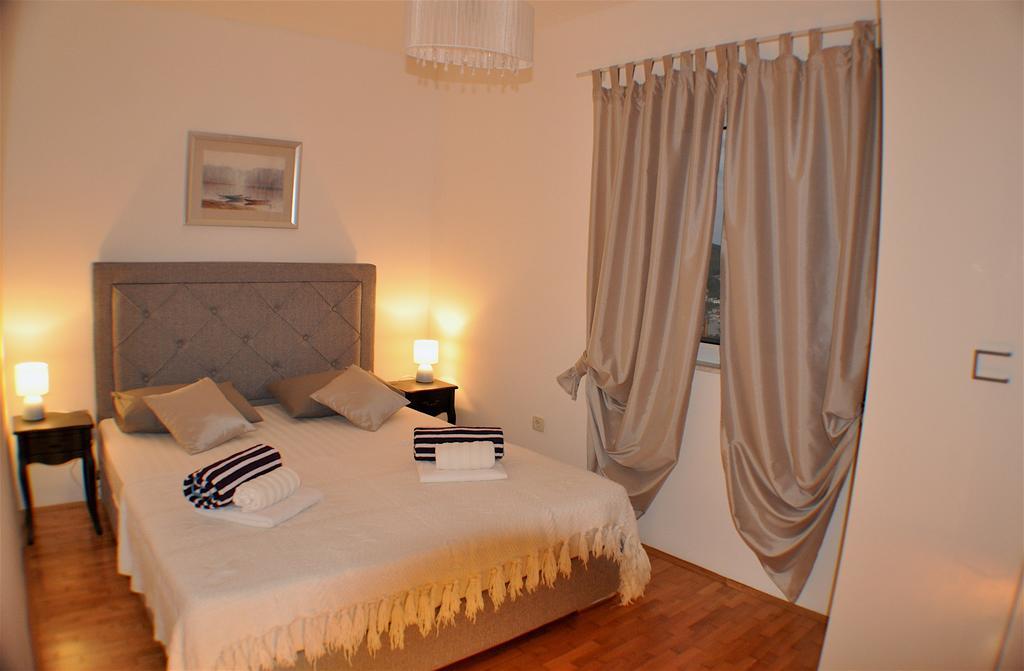 Holiday Home Harmony Žrnovnica エクステリア 写真