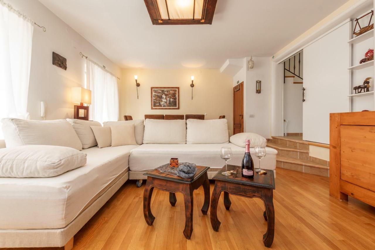 Holiday Home Harmony Žrnovnica エクステリア 写真