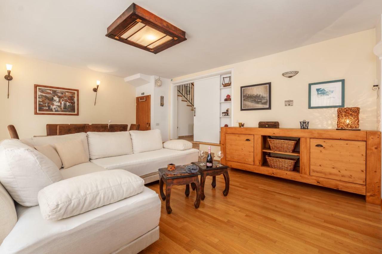 Holiday Home Harmony Žrnovnica エクステリア 写真