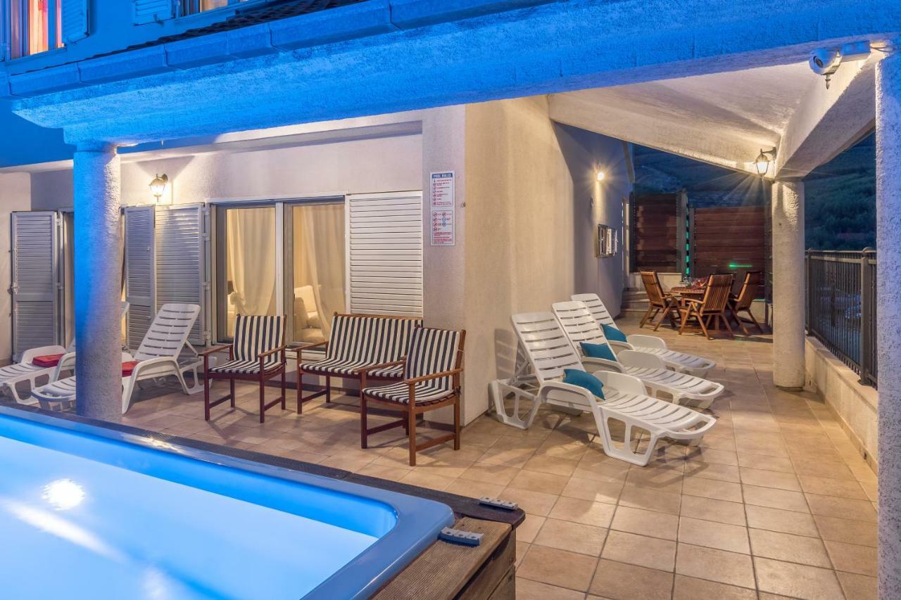 Holiday Home Harmony Žrnovnica エクステリア 写真