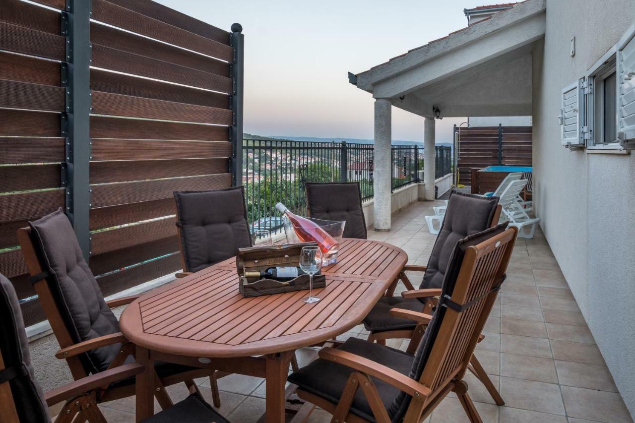 Holiday Home Harmony Žrnovnica エクステリア 写真