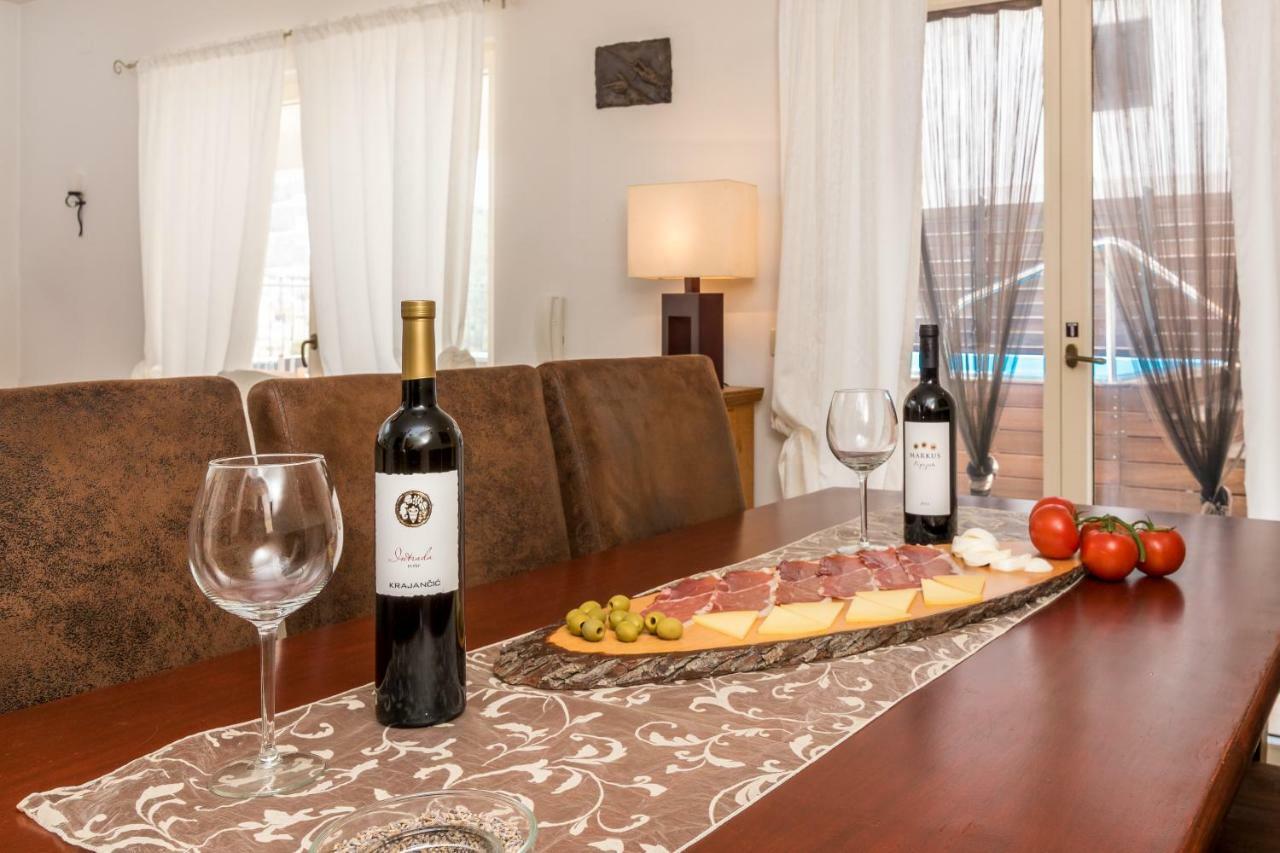 Holiday Home Harmony Žrnovnica エクステリア 写真