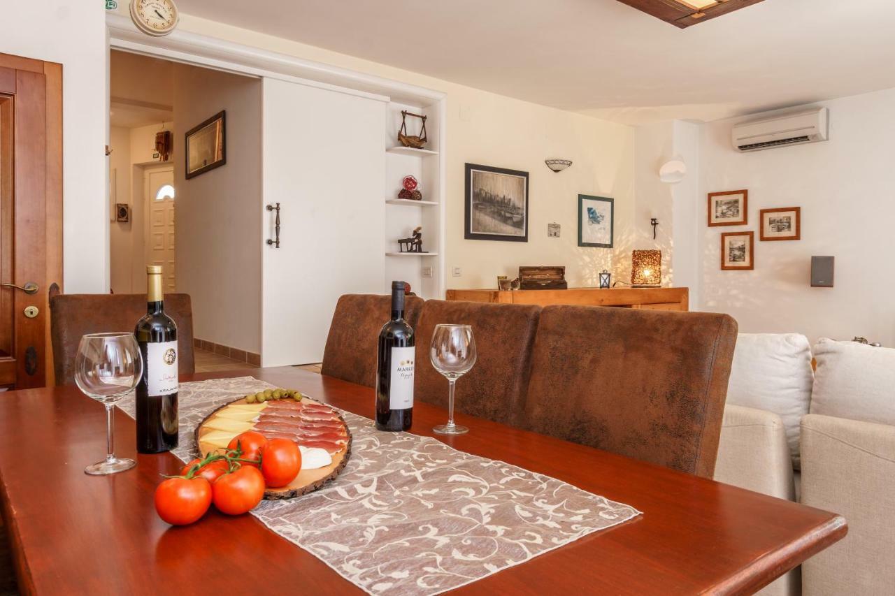 Holiday Home Harmony Žrnovnica エクステリア 写真