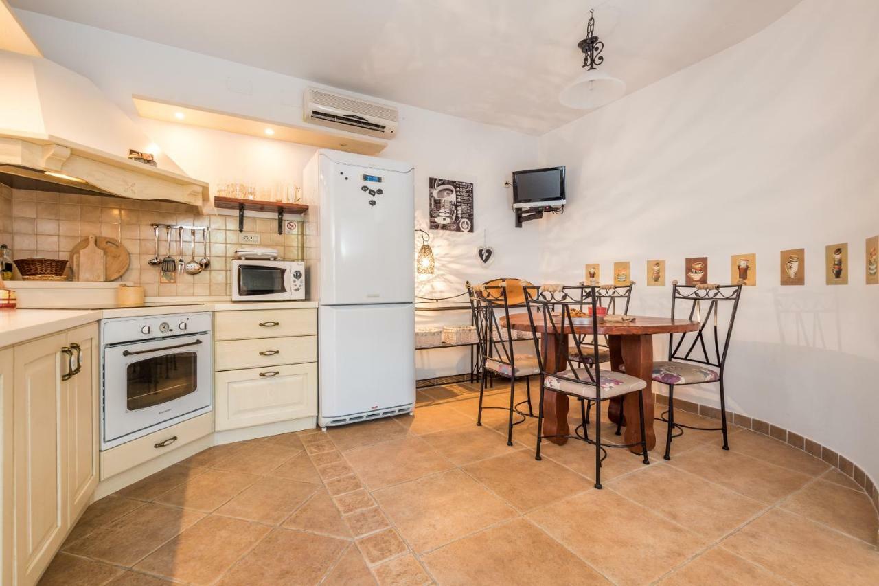 Holiday Home Harmony Žrnovnica エクステリア 写真