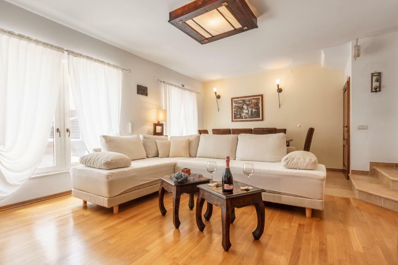 Holiday Home Harmony Žrnovnica エクステリア 写真