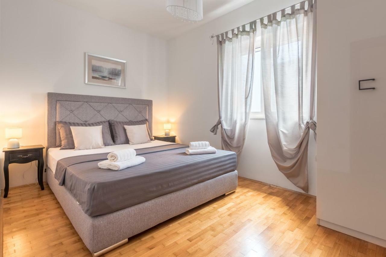 Holiday Home Harmony Žrnovnica エクステリア 写真