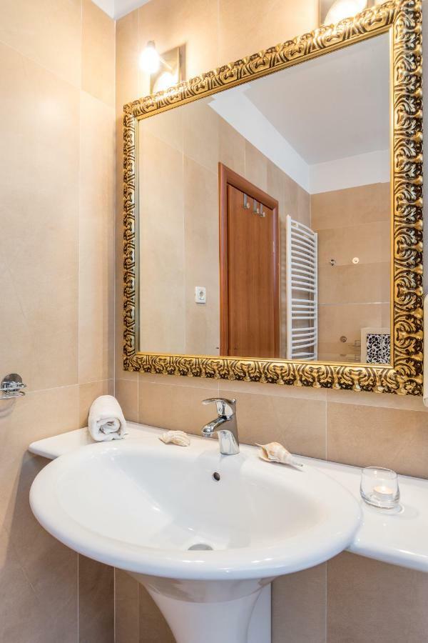 Holiday Home Harmony Žrnovnica エクステリア 写真