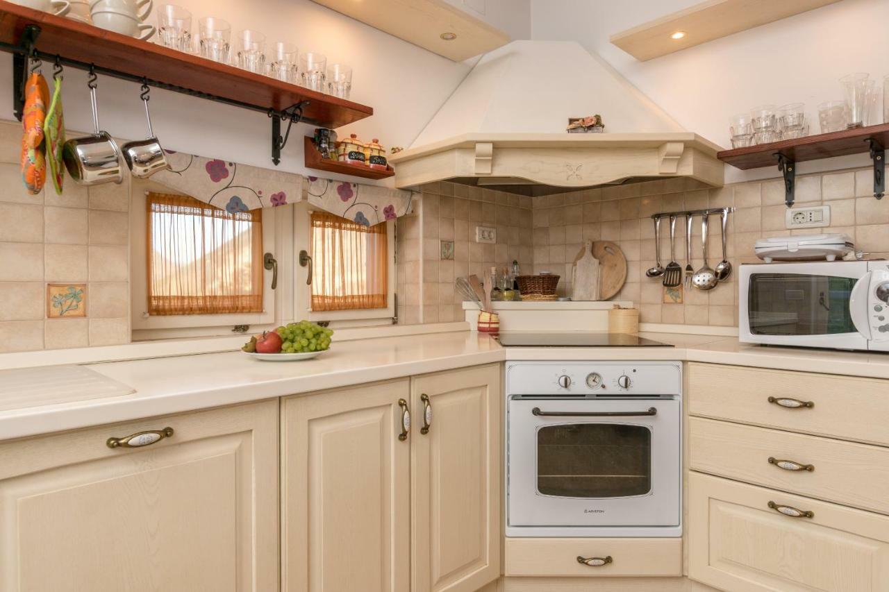 Holiday Home Harmony Žrnovnica エクステリア 写真