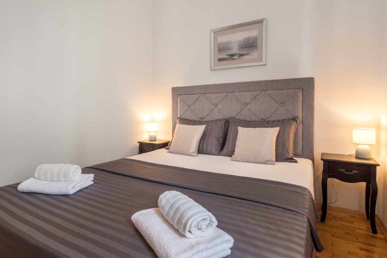 Holiday Home Harmony Žrnovnica エクステリア 写真