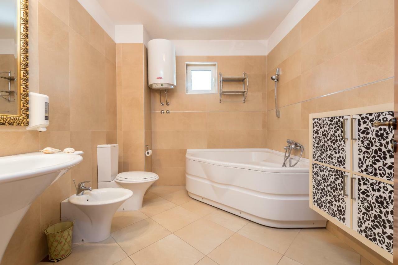 Holiday Home Harmony Žrnovnica エクステリア 写真
