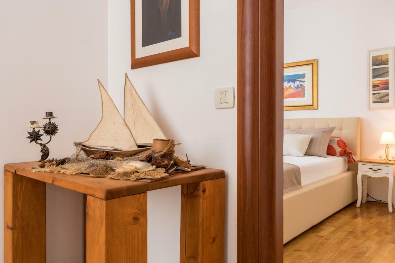 Holiday Home Harmony Žrnovnica エクステリア 写真